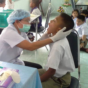 ตรวจสุขภาพฟันนักเรียน โรงเรียนเทศบาลพัฒนา